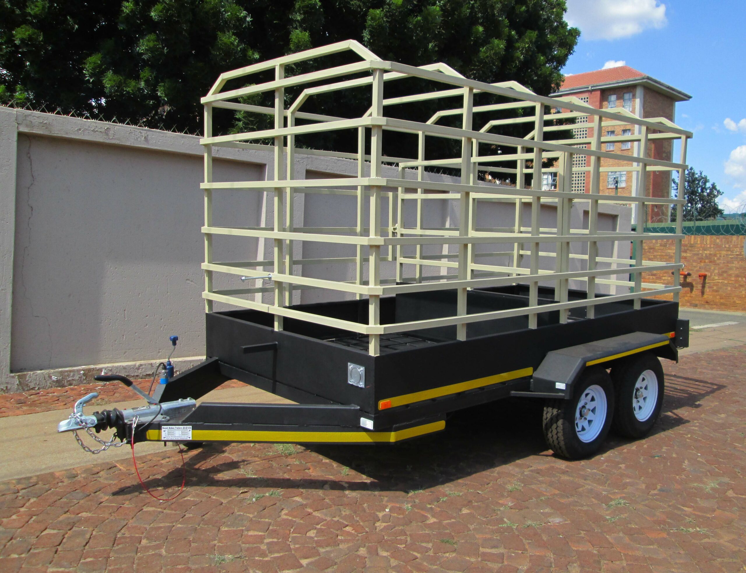 1. Skuins Voor – Cattle Trailer 01